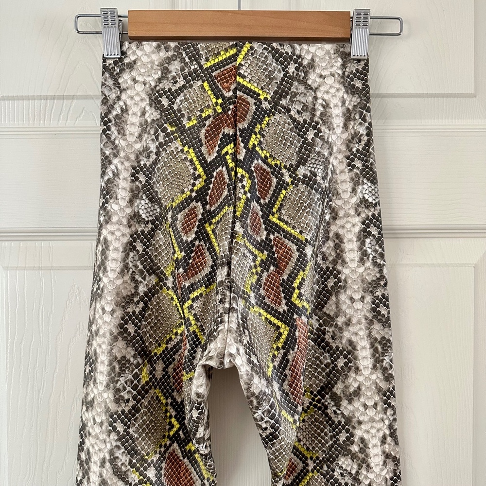 Commando Faux Leather in Neon Snake Print Leggings Size Small - Picture 7 of 12